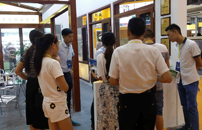 那么在展会现场我们应该注意什么？